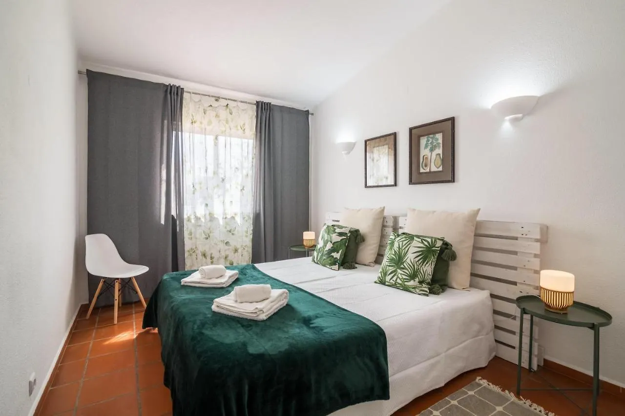 בית נופש הוילה וילהמורה Casa O12 פורטוגל